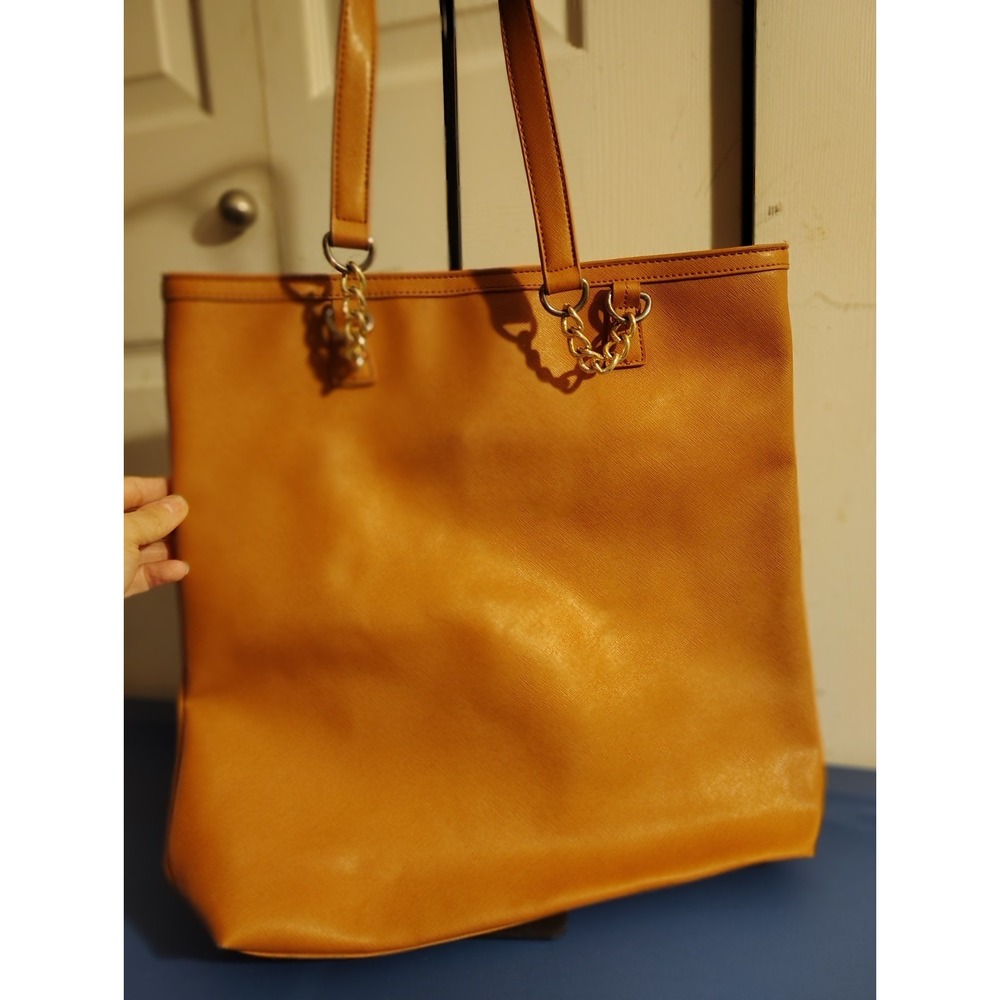 Kenneth Cole Reaction Tan Tote Shoulder Bag Chain Strap Zip Top Work Shopper